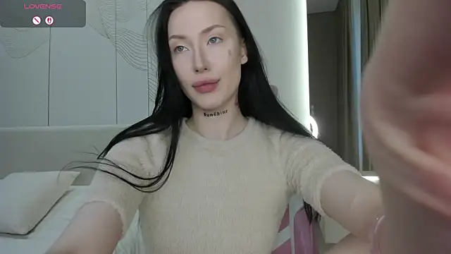 Snapshot of JenniferQueen11 chatting on June 10, 2026, 2:38 pm JenniferQueen11 online show from June 10, 2026, 2:38 pm