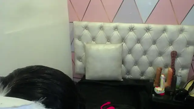 greatASS Latina online show from June 5, 2026, 11:38 am