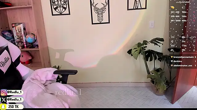 Redlu 1 online show from February 14, 2025, 2:44 pm