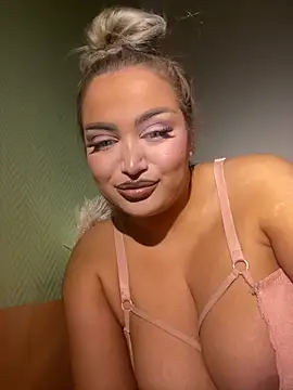 EmiliaPetrova online show from March 6, 2025, 8:27 pm