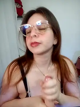 lorenitabella online show from April 14, 2026, 9:04 am