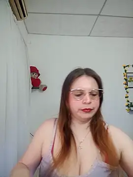 lorenitabella online show from June 6, 2026, 8:52 am