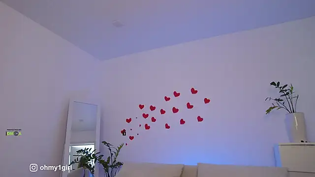 Fallinlove1 online show from February 14, 2026, 8:00 am