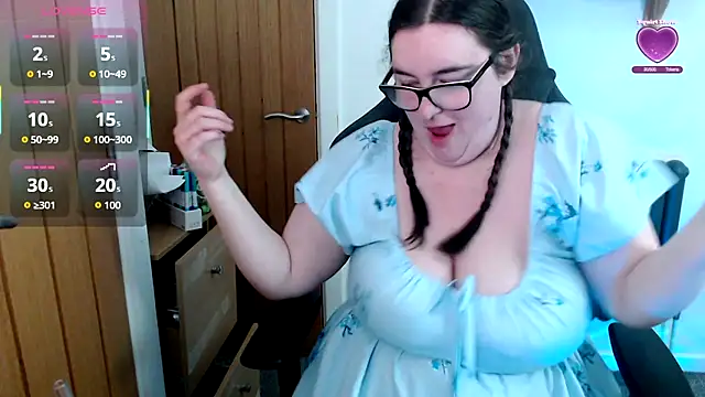 Rebecca Summer online show from April 23, 2026, 5:26 pm