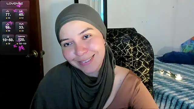 Snapshot of MatchedEyebrow chatting on May 30, 2026, 9:34 pm MatchedEyebrow online show from May 30, 2026, 9:34 pm