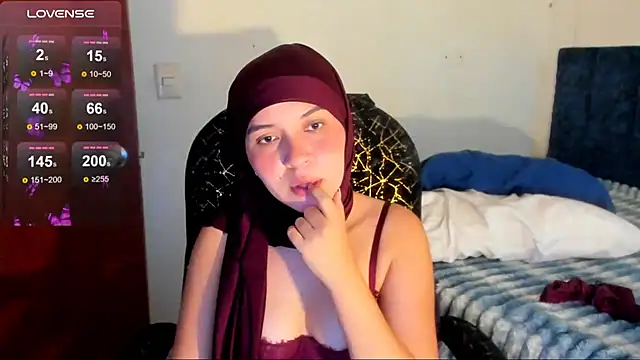 Snapshot of MatchedEyebrow chatting on July 24, 2026, 9:35 pm MatchedEyebrow online show from July 24, 2026, 9:35 pm