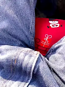 feet toes online show from February 20, 2025, 1:19 pm