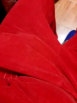 feet toes online show from October 17, 2025, 4:26 am