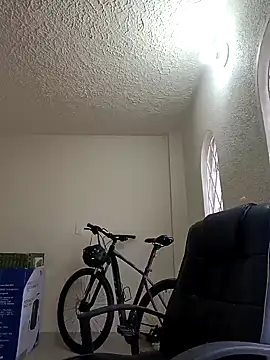 HunnyyLove online show from December 18, 2024, 8:57 pm