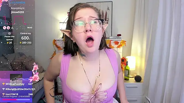 HunnyyLove online show from February 28, 2025, 9:12 pm