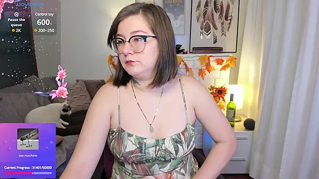 HunnyyLove online show from March 4, 2025, 5:24 pm