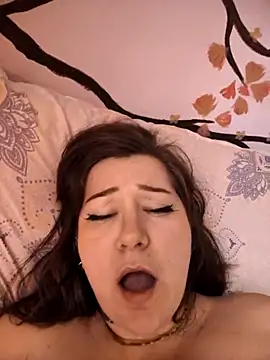 HunnyyLove online show from September 16, 2025, 6:09 pm