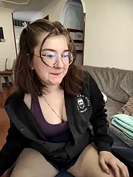 HunnyyLove online show from October 6, 2025, 4:37 pm