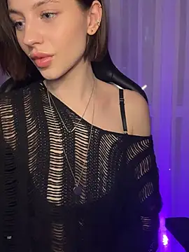 Camilla Railian online show from December 7, 2024, 8:05 pm