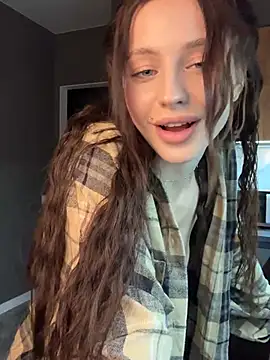 Camilla Railian online show from March 7, 2025, 6:54 pm