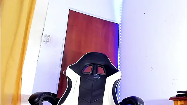 YeremiBrowm online show from January 8, 2025, 10:37 pm