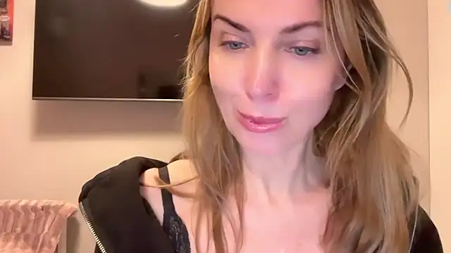 RachellAmazing online show from February 13, 2025, 5:11 pm