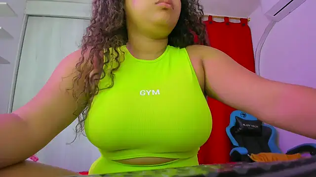 Lunastar02 online show from November 28, 2025, 2:20 pm