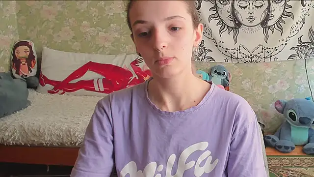 Cutie Adelia online show from June 8, 2026, 11:32 am
