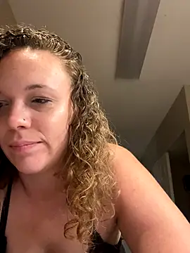 AuroraSummers online show from September 24, 2025, 2:48 am