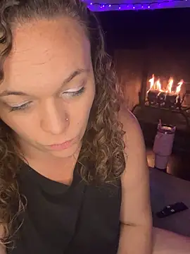 AuroraSummers online show from October 9, 2025, 3:15 am