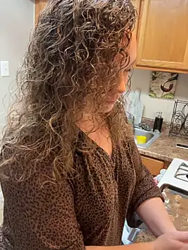 AuroraSummers online show from December 19, 2025, 1:45 am