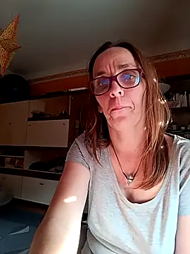 Dettybitch40 online show from September 13, 2025, 3:12 pm