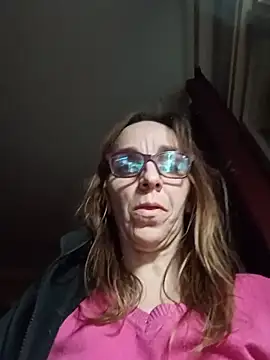 Dettybitch40 online show from February 4, 2026, 5:19 pm