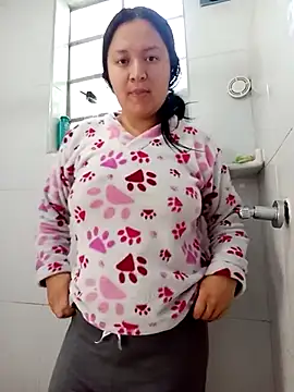 Snapshot of Arisha34 chatting on February 16, 2025, 2:10 pm Arisha34 online show from February 16, 2025, 2:10 pm