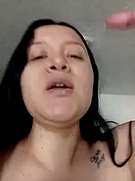 Snapshot of Arisha34 chatting on November 12, 2025, 1:44 pm Arisha34 online show from November 12, 2025, 1:44 pm