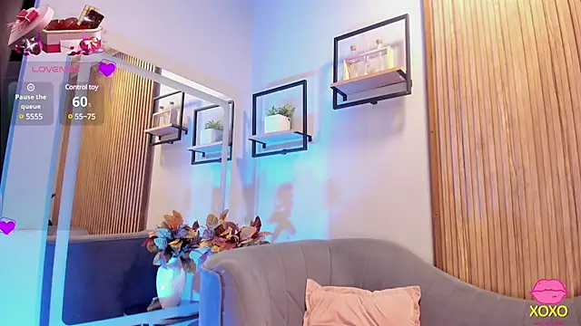 HannaPetit online show from February 23, 2025, 2:46 pm