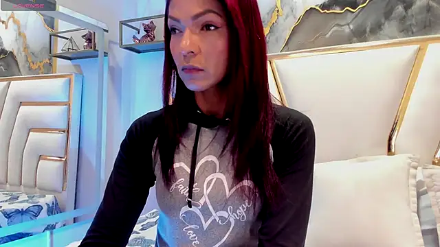 HannaPetit online show from October 23, 2025, 7:01 pm