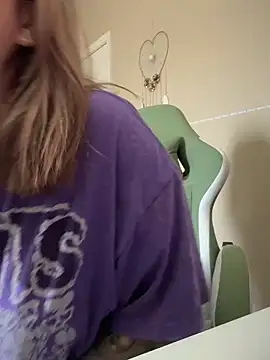 nativepumpkin95 online show from January 25, 2025, 6:57 pm