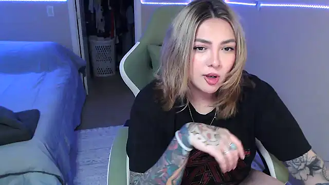 nativepumpkin95 online show from January 27, 2025, 12:43 am