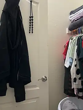 nativepumpkin95 online show from February 19, 2025, 2:01 am