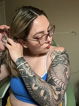 nativepumpkin95 online show from February 21, 2025, 9:00 pm