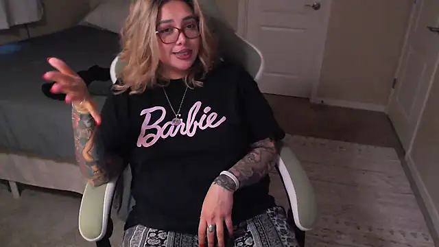 nativepumpkin95 online show from March 8, 2025, 1:06 am