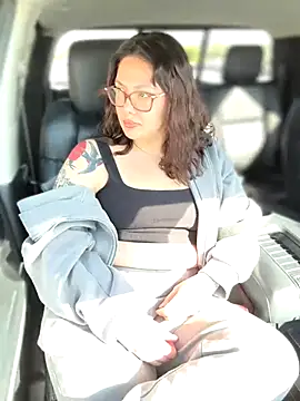 nativepumpkin95 online show from October 10, 2025, 7:57 pm