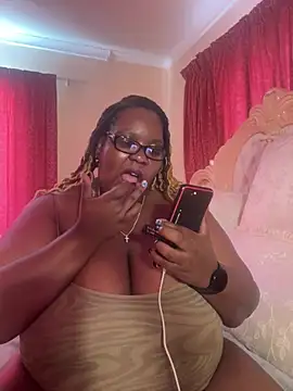 Snapshot of Michyboldy chatting on March 6, 2025, 5:14 am Michyboldy online show from March 6, 2025, 5:14 am