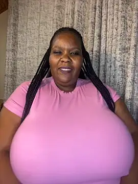 Snapshot of Michyboldy chatting on December 2, 2025, 1:00 am Michyboldy online show from December 2, 2025, 1:00 am