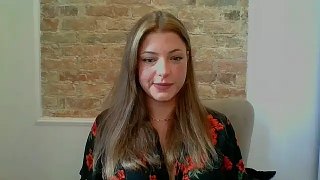 Snapshot of LilyBlondee chatting on July 29, 2026, 6:33 am LilyBlondee online show from July 29, 2026, 6:33 am