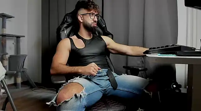 liamaesthetic online show from March 5, 2025, 6:12 am