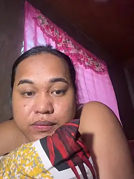 Snapshot of bettina_love chatting on July 22, 2026, 11:29 pm bettina love online show from July 22, 2026, 11:29 pm
