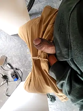 Brown Andres online show from April 23, 2026, 2:08 pm