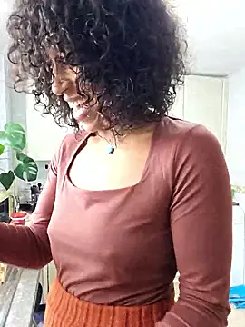 Goldenlace online show from December 15, 2025, 12:09 pm