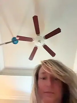 Vivian MayXxX online show from April 19, 2026, 5:12 pm