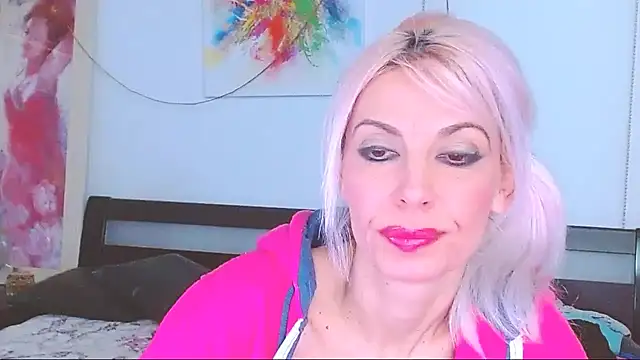 HoneyLara online show from February 21, 2025, 2:28 am