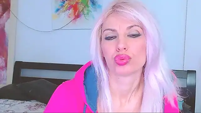 HoneyLara online show from February 21, 2025, 5:46 am