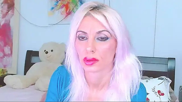 HoneyLara online show from October 20, 2025, 7:03 pm