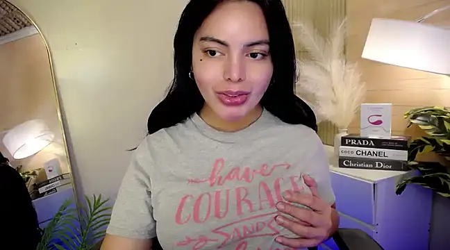 HotstuffCherrySummer online show from December 31, 2024, 8:15 am